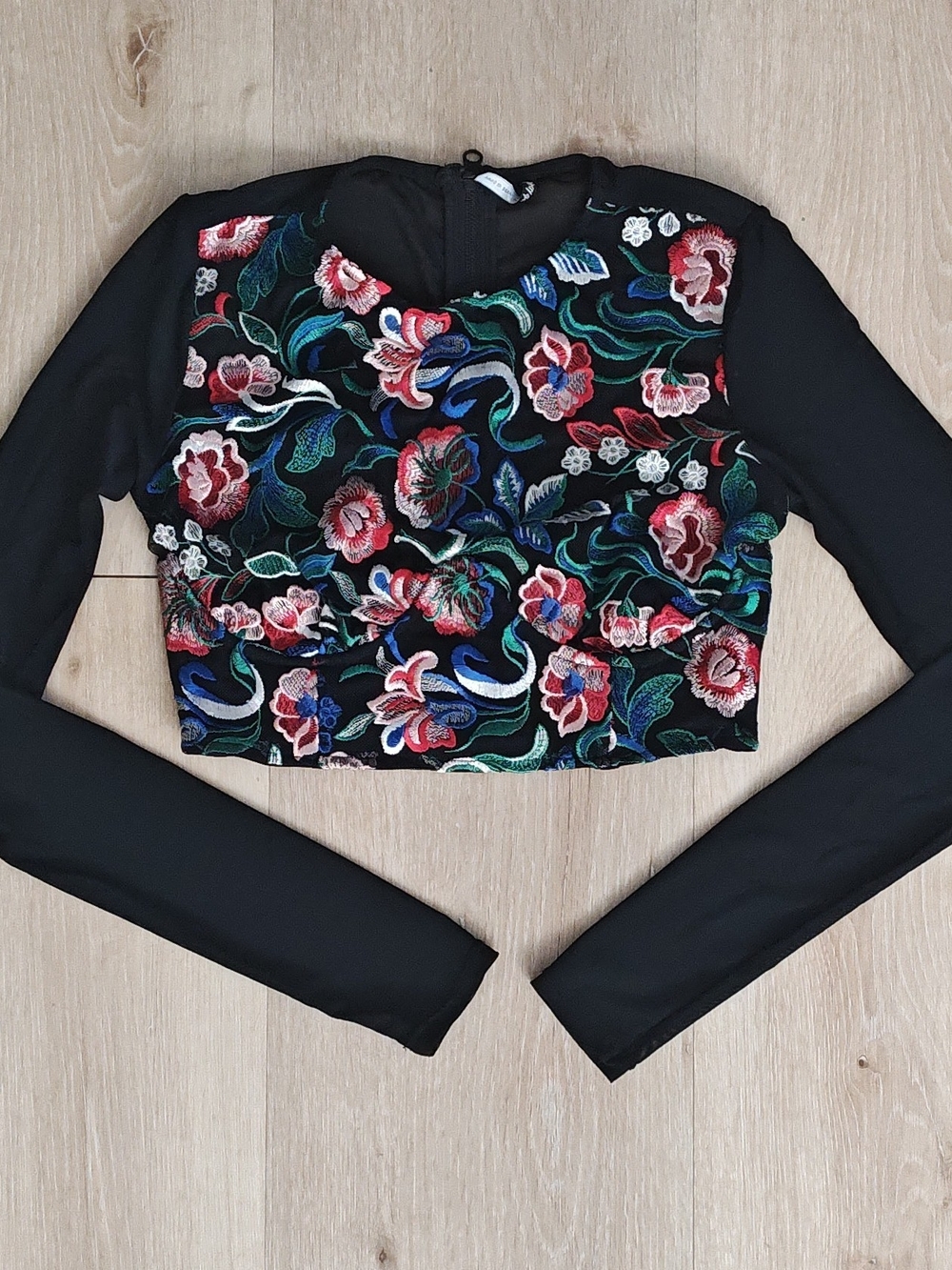 Fairy Coquette Y2K Nasty Gal Black Floral Embroidered Long-Sleeve Crop Top